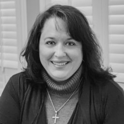 Rev.-Dr.-Leah-Hidde-Gregory-256x300